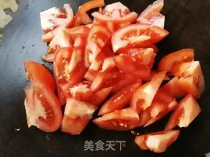 Make Tomato tofu soup step 1