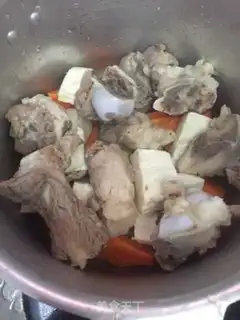 Make Gargan carrot bone soup step 3