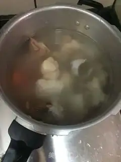 Make Gargan carrot bone soup step 4