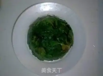 Make Spicy oil spinach step 3