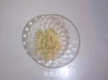 Make Spicy oil spinach step 4
