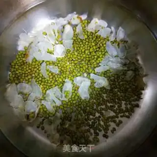 Make Green bean lily step 1