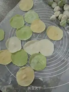 Make Spinach chicken chest dumplings step 11