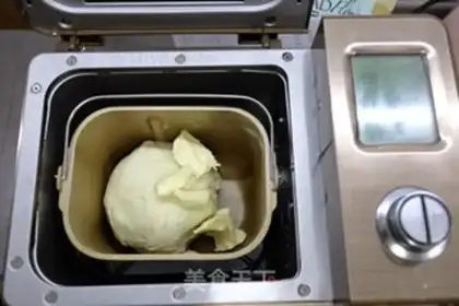 Make Chinese light cream toast step 1