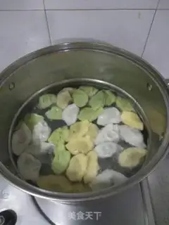 Make Spinach chicken chest dumplings step 13