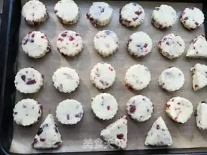 Make Cranberry cream scone step 13