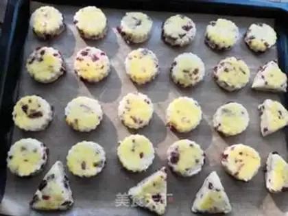 Make Cranberry cream scone step 14