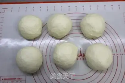 Make Chinese light cream toast step 6