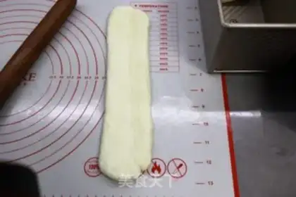 Make Chinese light cream toast step 8