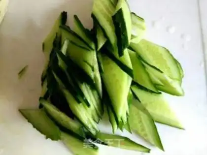 Make Scrap and ham cucumber step 2