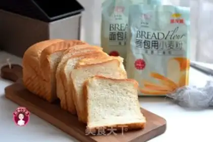 Make Chinese light cream toast step 11