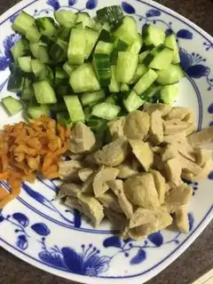 Make Meatball fried rice step 1