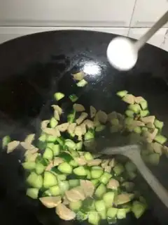 Make Meatball fried rice step 4