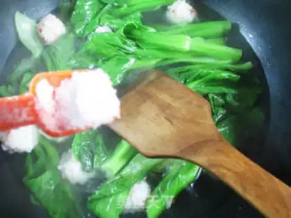 Make Shrimp-flavored cabbage step 5