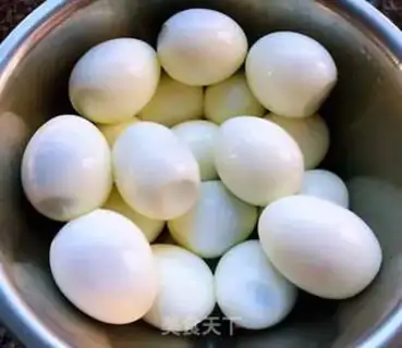 Make Spicy beer and eggs step 1