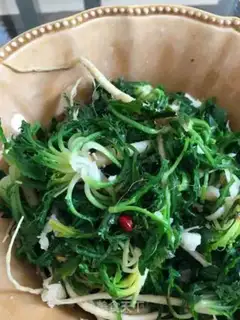 Make Garlic gravy step 14