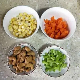 Make Corn grains of cashew nuts step 0
