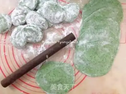 Make Spinach willow buns step 7