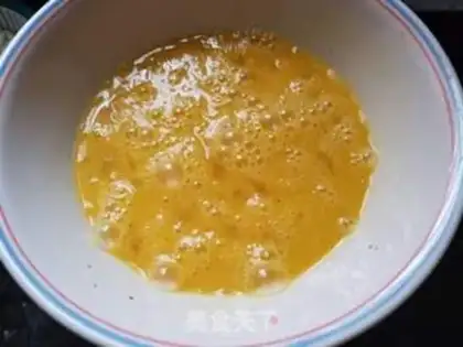 Make Twin mushroom fried eggs step 2