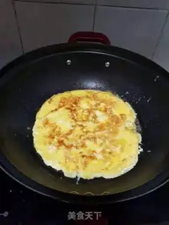 Make Silverfish fried eggs step 3