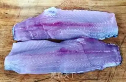 Make Sour fish soup step 1
