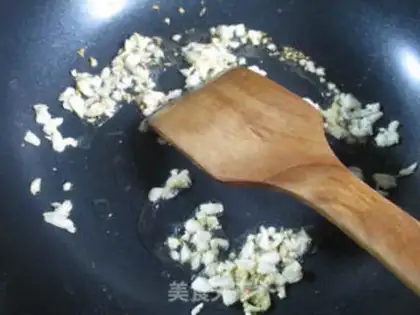 Make Garlic golden mushrooms step 1