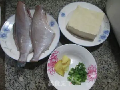 Make Old tofu burns rubber fish step 0