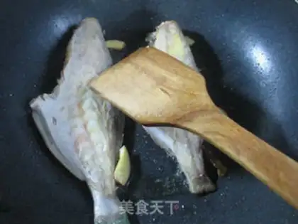 Make Old tofu burns rubber fish step 3