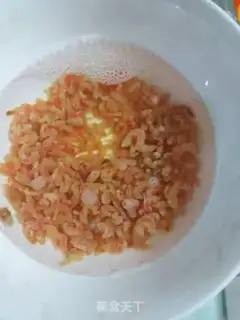 Make Shrimp and pickle soup step 0