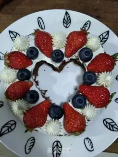 Make Six inches of strawberry cake step 10