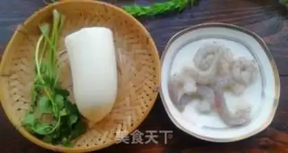 Make Shrimp radish soup step 0