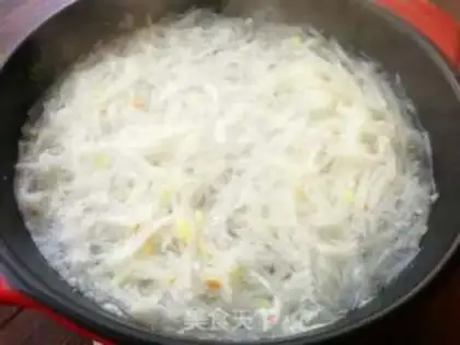 Make Shrimp radish soup step 4