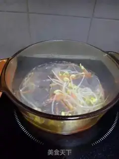 Make Duck blood, soybean soup step 1
