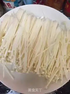 Make Goldcracker mushroom fried meat step 1