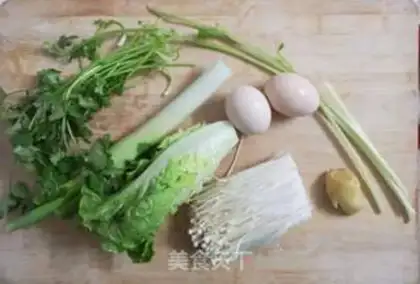 Make Egg-bread soup noodles step 0