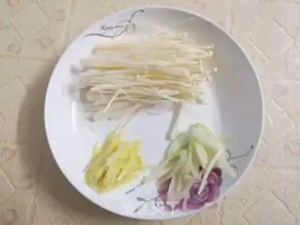 Make Egg-bread soup noodles step 4