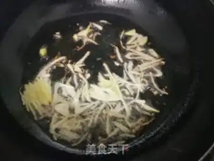 Make Egg-bread soup noodles step 6