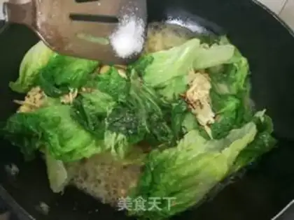Make Egg-bread soup noodles step 8