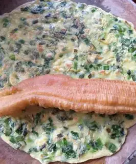 Make Cream of omelet rolls step 6