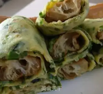 Make Cream of omelet rolls step 7