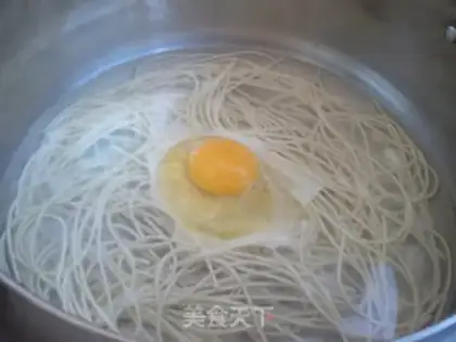 Make Pour some noodles step 1