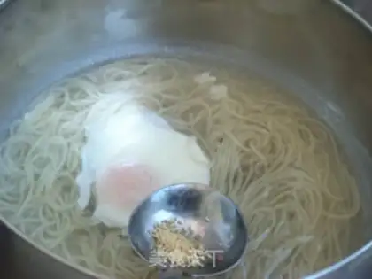 Make Pour some noodles step 4