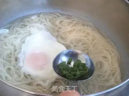 Make Pour some noodles step 5