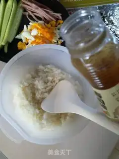 Make Delicious sushi rolls step 1