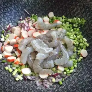 Make Shrimp fried rice step 4