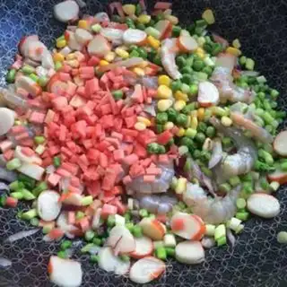 Make Shrimp fried rice step 5