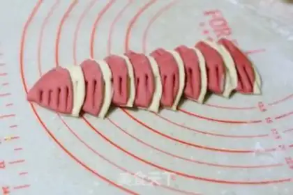 Make Rose buns step 7