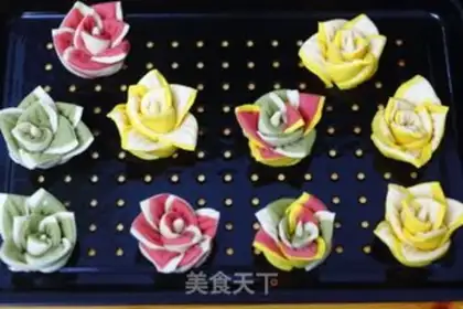 Make Rose buns step 12