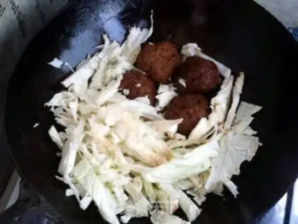 Make Porkball cabbage step 9