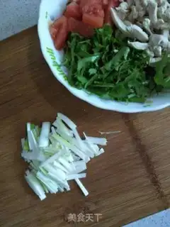 Make A chicken salad with chrysanthemum tomatoes step 7